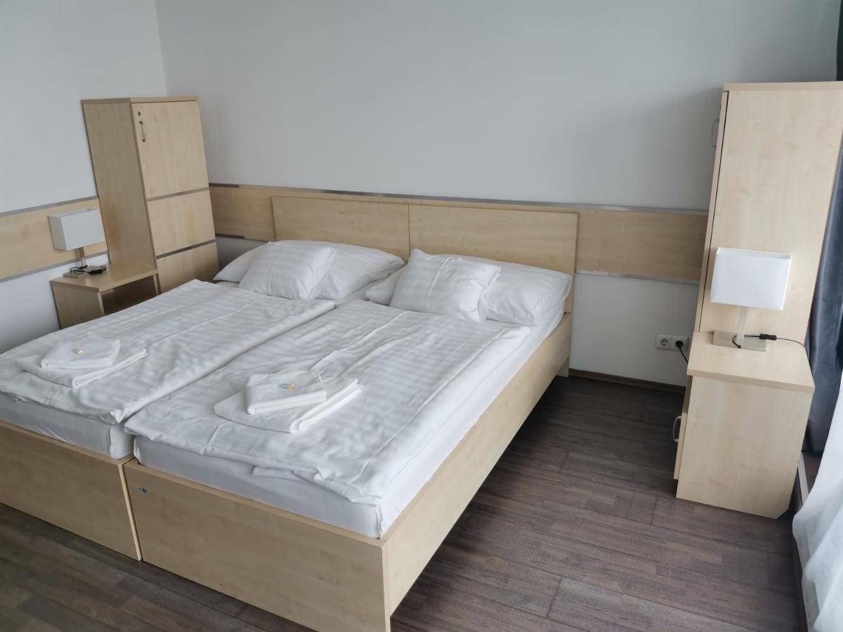 Corner Hotel Angyalfoeld Budapeşte Dış mekan fotoğraf